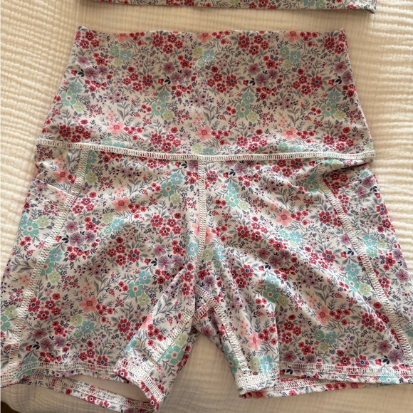 Floral pattern work out set - Picture 4 of 4